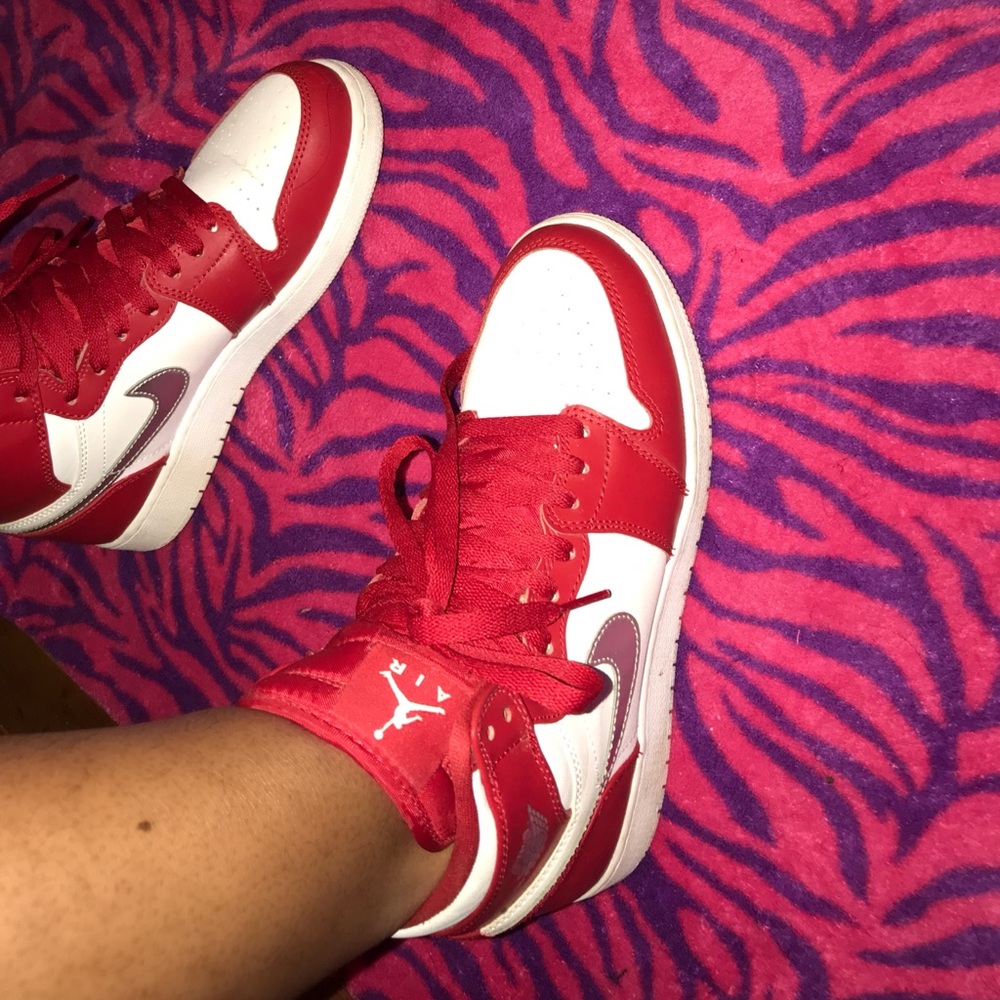 Jordan 1 Retro Silver Metal